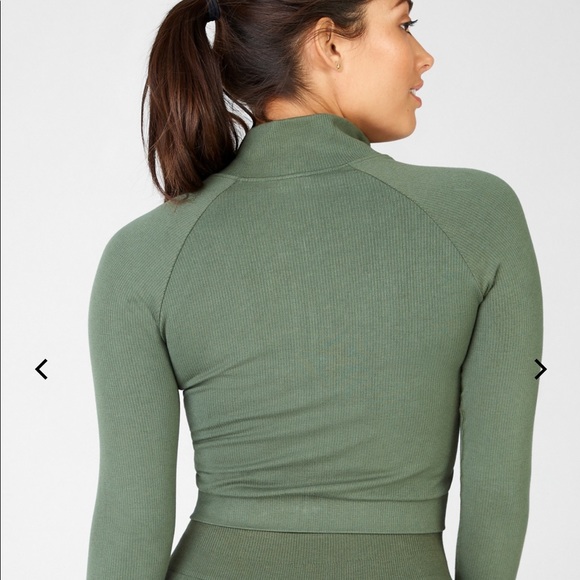 ✨2/$75 ✨Fabletics kinsley cropped seamless jacket - Picture 5 of 9